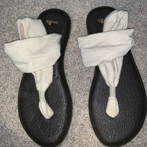 sanuk yoga sandal